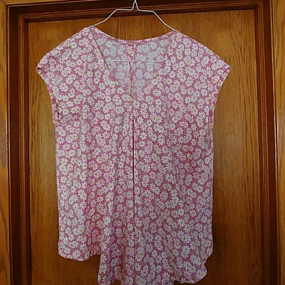 Spring maternity v-neck top